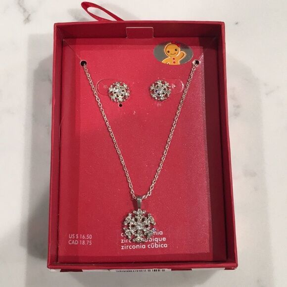 Snowflake CZ Necklace & Earring Christmas Gift Set - Picture 4 of 6